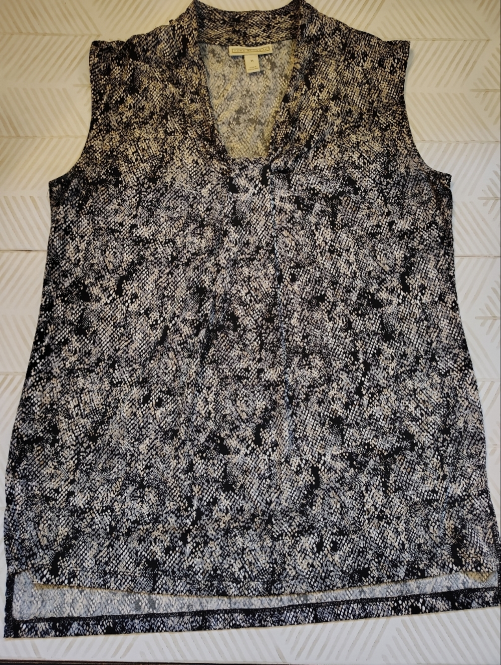 Dana‎ Buchman Black and White Snakeskin Print Blouse Medium